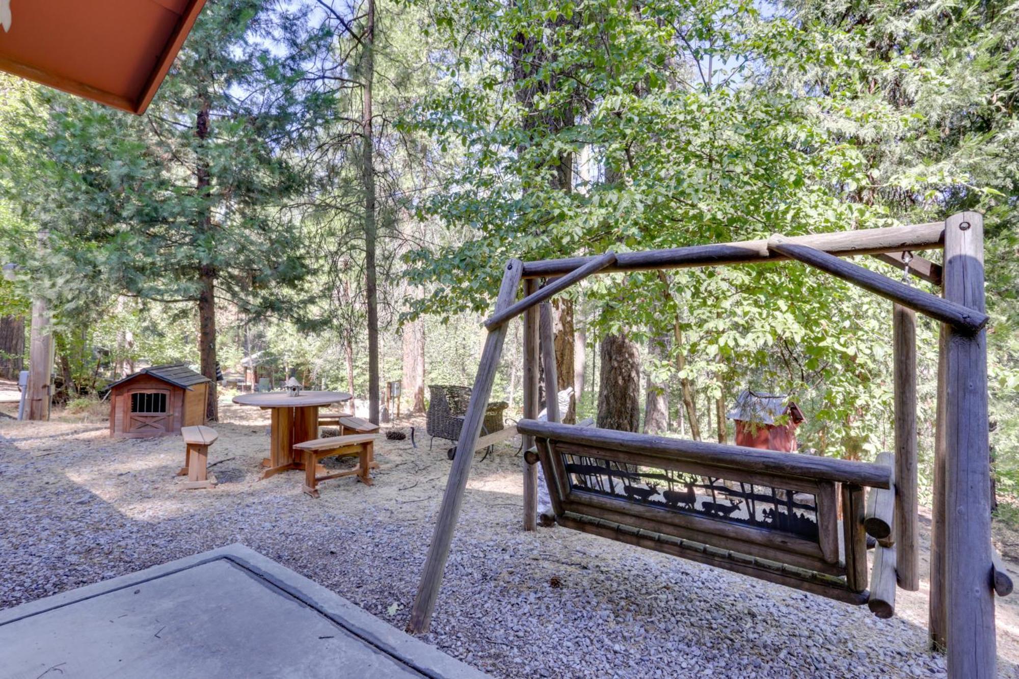 ミッドパインズ Peaceful And Private Mariposa Cabin On 2 Acres!ヴィラ エクステリア 写真